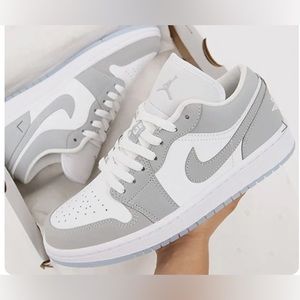 Air Jordan low white wolf grey
